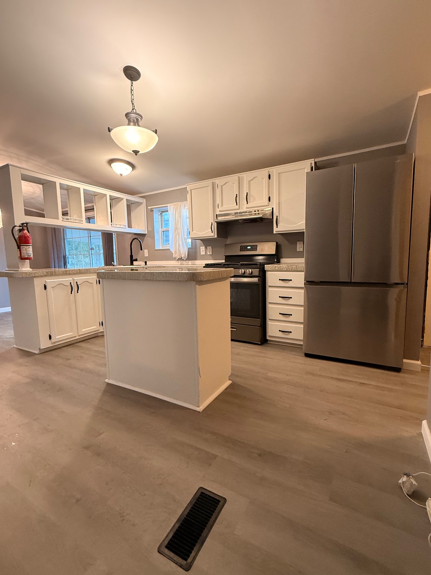 3 bed/2 bath Single Family Home photo 13
